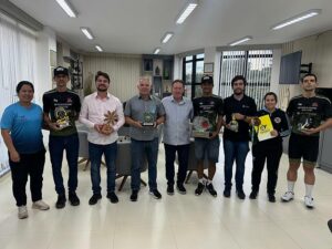 Equipe de Ciclismo de Arapongas apresenta resultados e traça metas em reunião com o prefeito