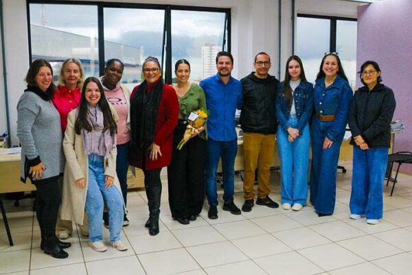 Prefeito e primeira-dama participam de café da manhã na Secretaria de Assistência Social