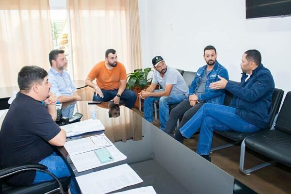Prefeito de Califórnia recebe visita do deputado Do Carmo, Secretário do Trabalho do Paraná