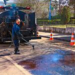 Codar promove manutenção no asfalto da Rua Flamingos em Arapongas