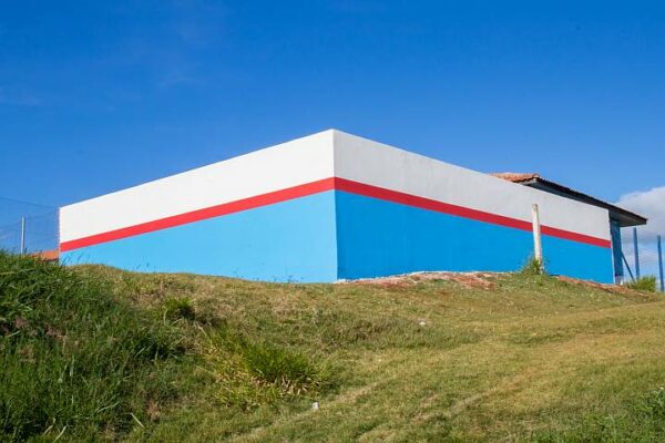 Prefeitura de Califórnia conclui construção de muro na Escola Municipal Sueli Bisconcini Viana