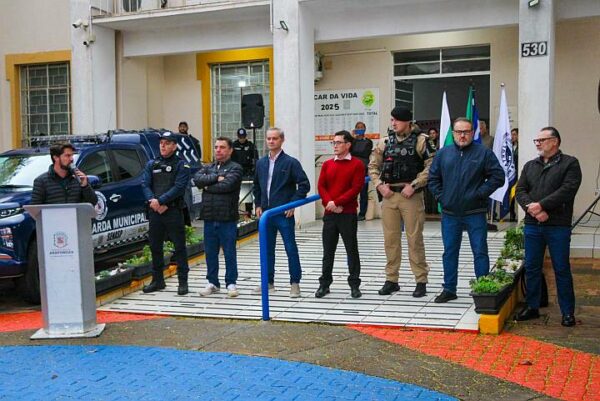 Rafael Cita participa de solenidade de 17 anos da Guarda Municipal de Arapongas