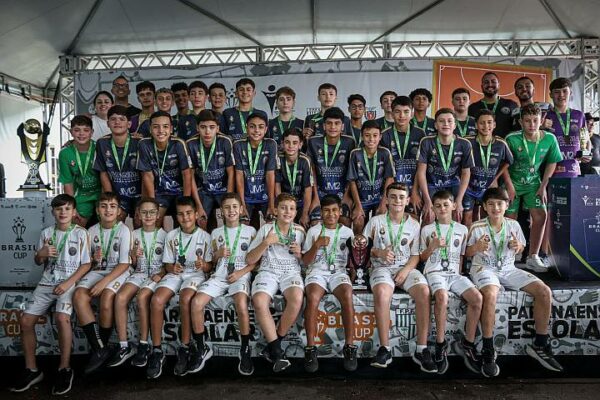 Arapongas brilha na Brasil Cup de Futsal com pódio em todas as categorias