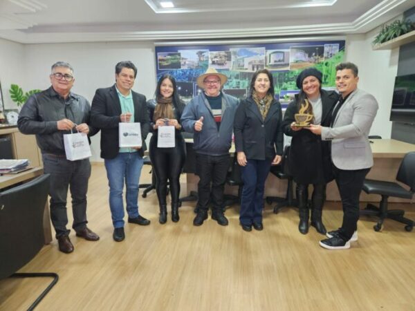 Prefeitura de Cambira recebe a visita da equipe técnica da Secretaria de Est do Turismo do Paraná, representando o secretário Leonaldo Paranhos