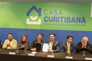 Parceria entre Estado e Prefeitura facilita acesso de 20 mil famílias de Curitiba à casa própria