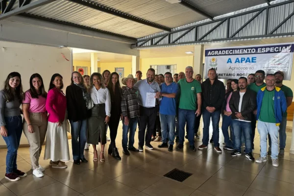 Arapongas e Godoy Moreira recebem recursos para apoio à Apaes