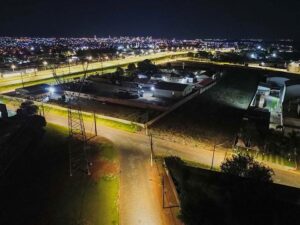 Prefeitura leva iluminação 100% LED a parques industriais e prepara modernização de toda a cidade