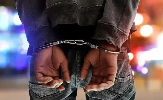 Homem com três mandados de prisão é detido na zona sul de Arapongas