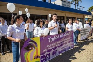 Caminhada do Meio-Dia chama atenção para o combate ao feminicídio em Apucarana