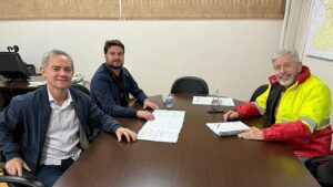 Rafael Cita se reúne com superintendente do DER por solução no viaduto da Guaratinga
