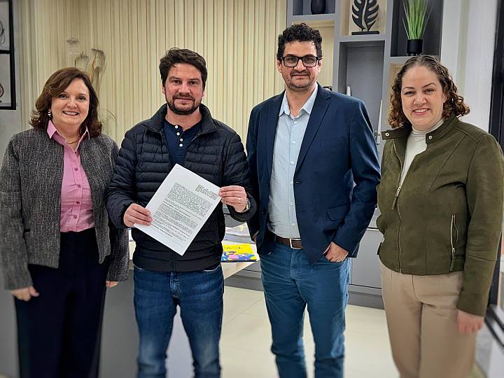Rafael Cita assina contrato que disponibiliza R$ 18 milhões para pacote de obras