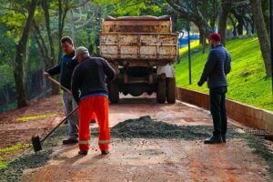 Pista de caminhada do Parque dos Pássaros passa por reforma