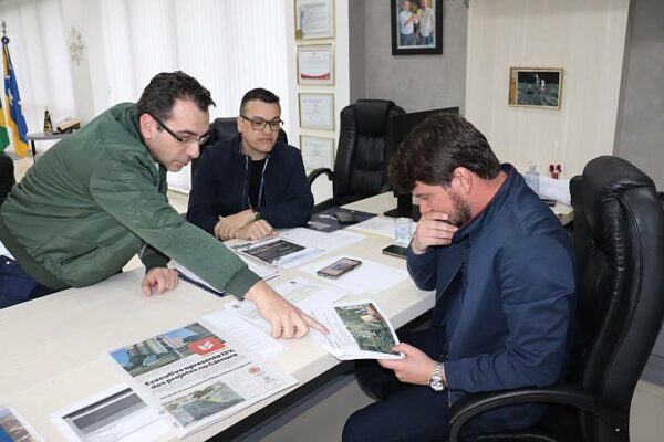 Prefeito de Arapongas recebe visita de representantes da Sanepar