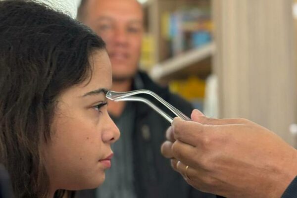 Estado entrega mais 589 óculos do Programa Bons Olhos Paraná para alunos da rede pública
