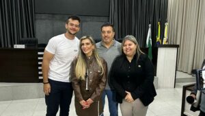 Deputada Flávia Francischini participa de coletiva na Câmara de Apucarana