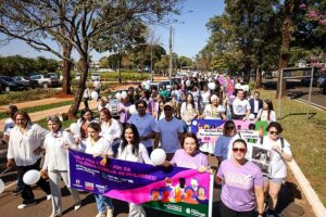 Caminhada do Meio-Dia de combate ao feminicídio reúne cerca de 500 pessoas em Maringá