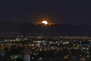 “Lua do Veado” terá melhor visibilidade no Noroeste, Oeste e Norte do Paraná, prevê Simepar