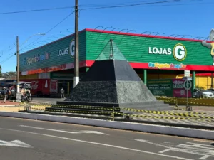 Entenda o que significa a pirâmide construída em Arapongas