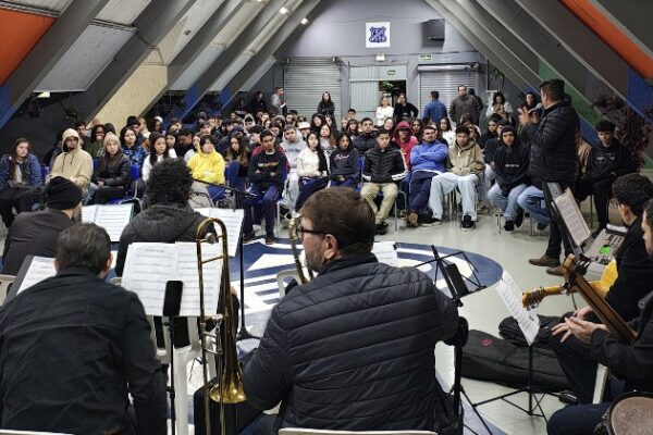“Todo Canto”: Big Band Maestro Canindé leva música e emoção para todos os cantos de Arapongas