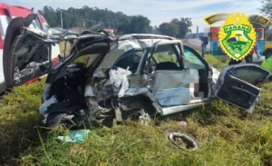 Grave acidente entre moto e carros deixa um morto e seis feridos em Siqueira Campos – Pr