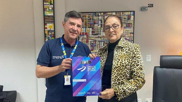 Gerente do Sesc Arapongas visita Édina Kümmel e divulga corrida que acontece no domingo, 24