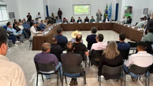 Amuvi discute fortalecimento da sericicultura no Vale do Ivaí