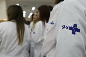 Arapongas zera filas de endoscopia, colonoscopia e ressonância e tomografia com sedação