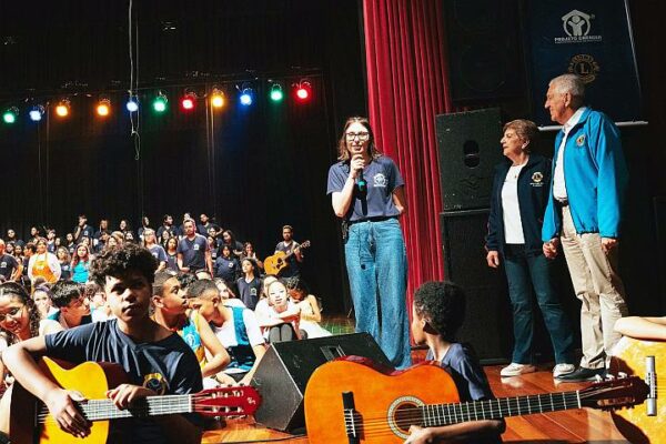 Muita arte, reencontros e depoimentos emocionados marcam os 20 anos do Projeto Crescer