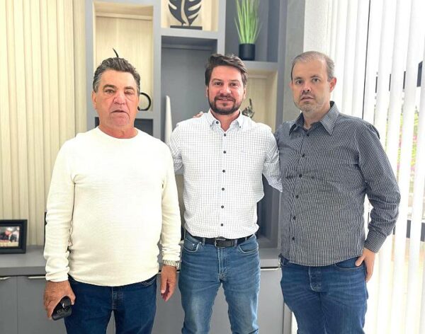 Sérgio Onofre se reúne com prefeito Rafael Cita e empresário Neto Santos para tratar de Centro de Eventos em Arapongas
