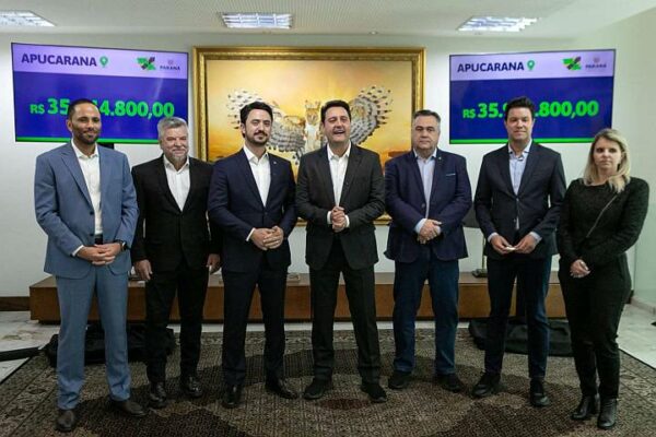 Delegado Jacovós e Rodolfo Mota acompanham liberação de recursos para pavimentação em Apucarana