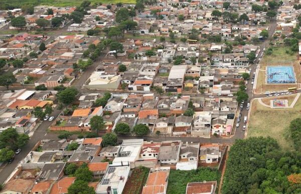 Prefeitura de Apucarana alerta que prazo para pedido de regularização de casas do Osmar Guaracy Freire encerra nesta sexta