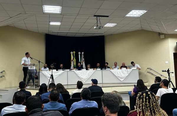 Com grande participação, Câmara de Apucarana realiza sessão na UTFPR