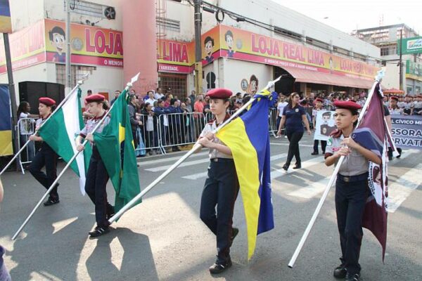 Desfile Cívico de 7 de Setembro em Arapongas terá modificação no trajeto em 2025