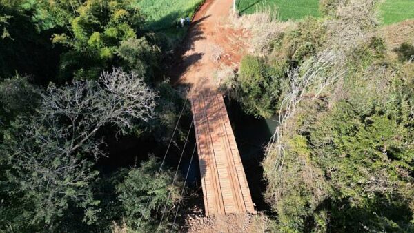 Prefeitura de Apucarana recupera pontes para garantir maior segurança no escoamento da produção rural