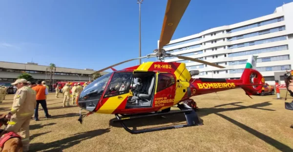 Bombeiros e Polícia Militar recebem 21 viaturas e dois helicópteros em Londrina