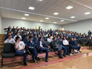 Palestra sobre relacionamentos e violência é realizada no Anfiteatro José Belini em Cambira