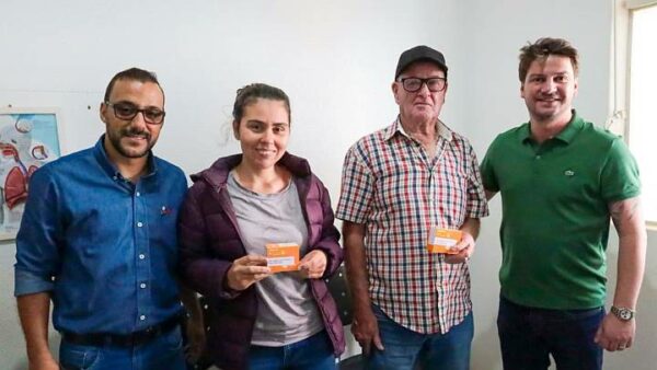 Rafael Cita participa da entrega de 300 aparelhos auditivos em Arapongas
