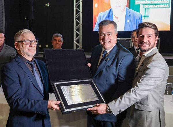 Beto Preto é homenageado como Cidadão Honorário de Arapongas