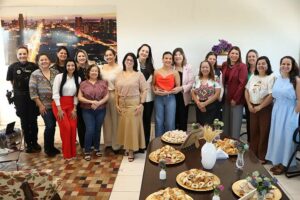 Prefeitura de Arapongas promove encontro da Secretaria da Mulher e da Pessoa com Deficiência com secretarias e entidades