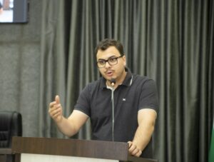 Vereador Guilherme Livoti de Apucarana apresenta proposta que proíbe menores em eventos da parada LGBT+
