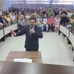 Lucas Leugi toma posse como vereador em Apucarana
