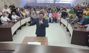 Lucas Leugi toma posse como vereador em Apucarana