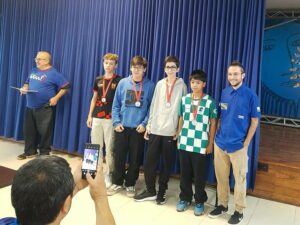 Aluno da Escolinha Municipal de Xadrez de Arapongas é ouro em Campeonato Estadual