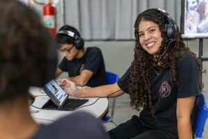 Rede estadual alcança marca de 1 milhão de livros lidos na plataforma Leia Paraná